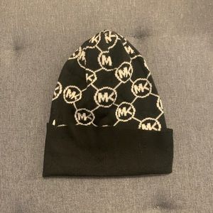 (✨SALE 2 FOR $15✨) Michael Kors Beanie